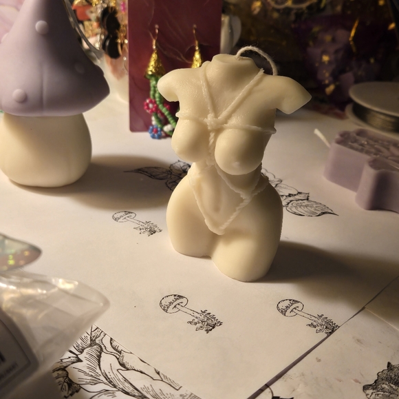 Shibari womens torso candle - Picture 2 of 2
